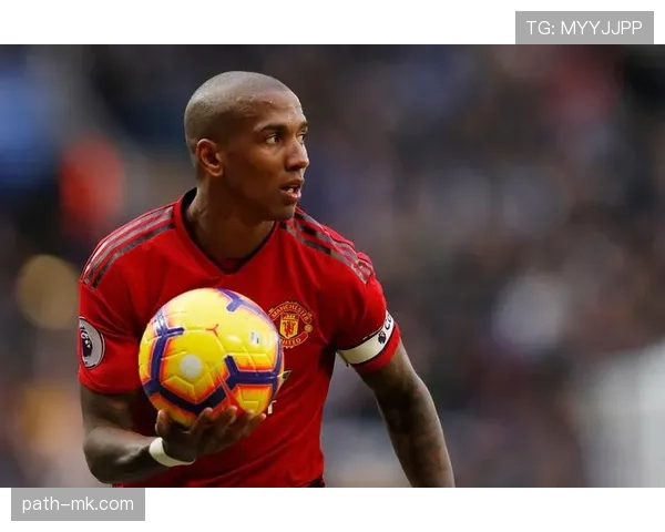 阿什利扬传中技术再显威力，帮助球队状态回暖并逆转战局