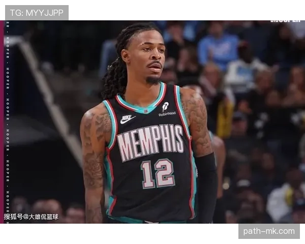 贾·莫兰特出门逛街背个小破包，到底是低调还是又想翻车？